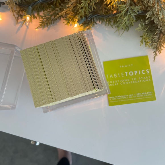 Table Topics - Family Edition - Picture 4 of 4